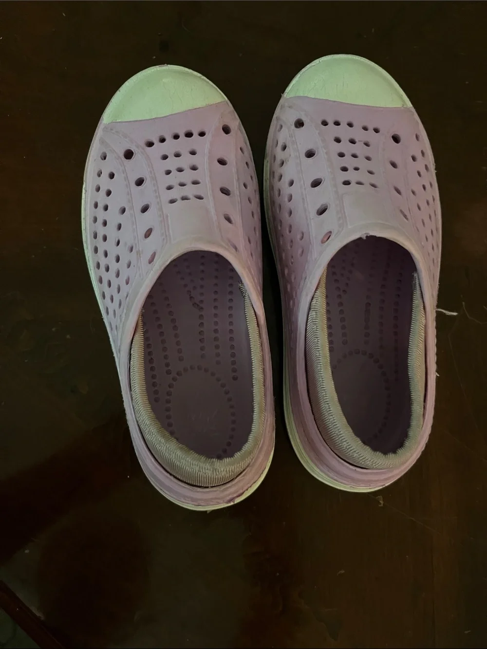 Kids Lightweight Slip-On Sneakers in Light Purple
